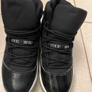 Like new Jordan Space Jam 11